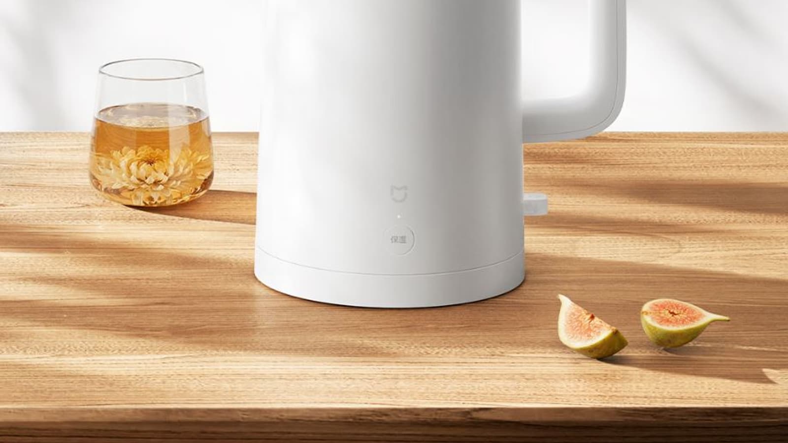 Титановая сталь, 55 °C и 24 часа подогрева — за 20 долларов: новый чайник Xiaomi Mijia Constant Temperature Electric Kettle поступил в продажу