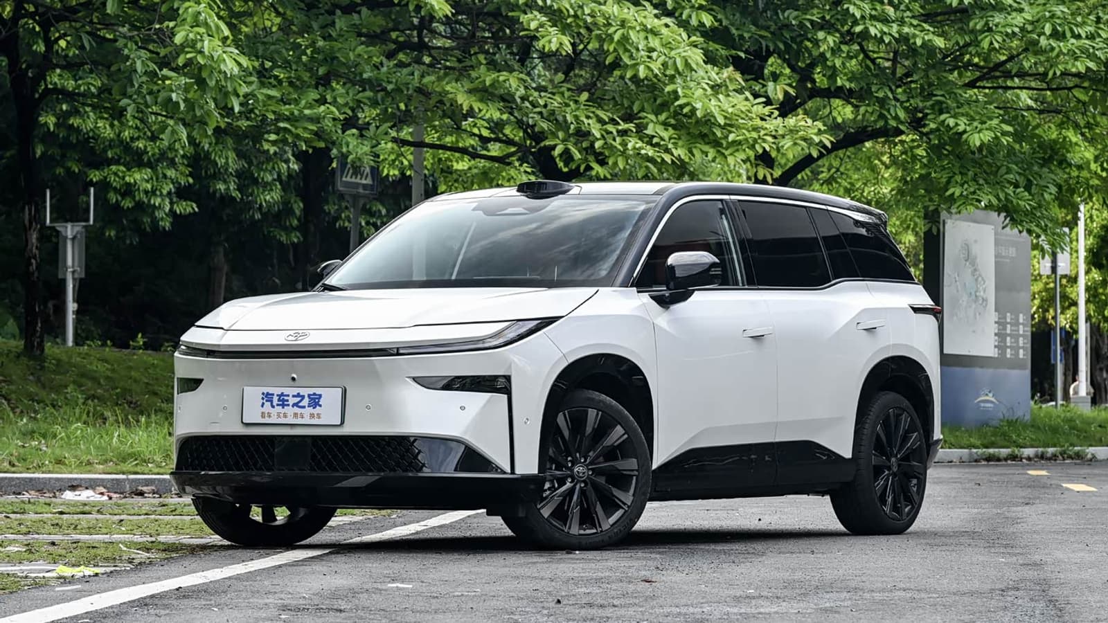 Новый кроссовер Toyota с мотором 204 л.с. — всего за 95 тыс. юаней (1 млн рублей). Стартовали продажи Toyota bZ3X 2026