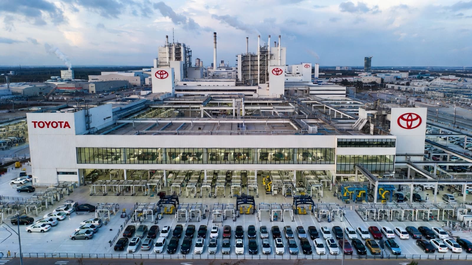 Заводы уже не справляются: впервые в истории Toyota начнёт выпуск машин на Тайване, чтобы затем поставлять их обратно в Японию
