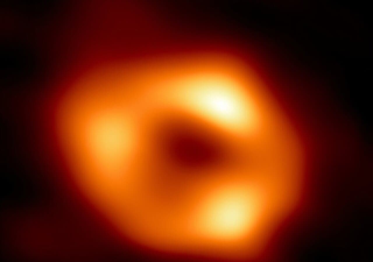 Гравитационные волны впервые «дотянулись» до горизонта событий: LIGO зафиксировал его динамический «отпечаток» в слиянии чёрных дыр GW250114