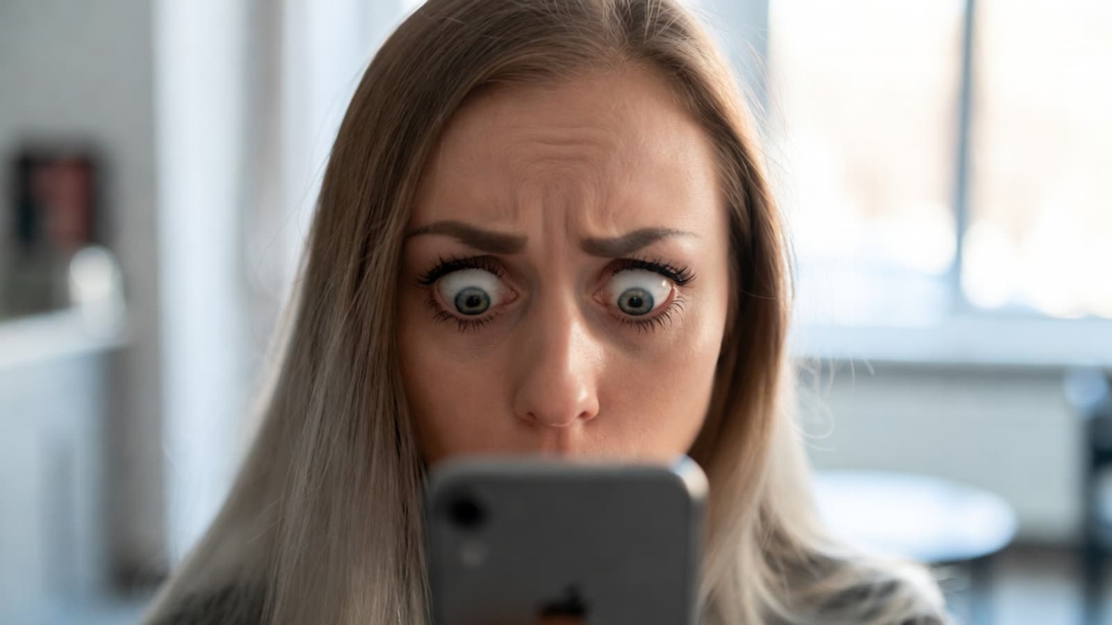 «Картинка, распространяемая в каналах, — фейк». Невозможность запуска Max на iPhone официально опровергли