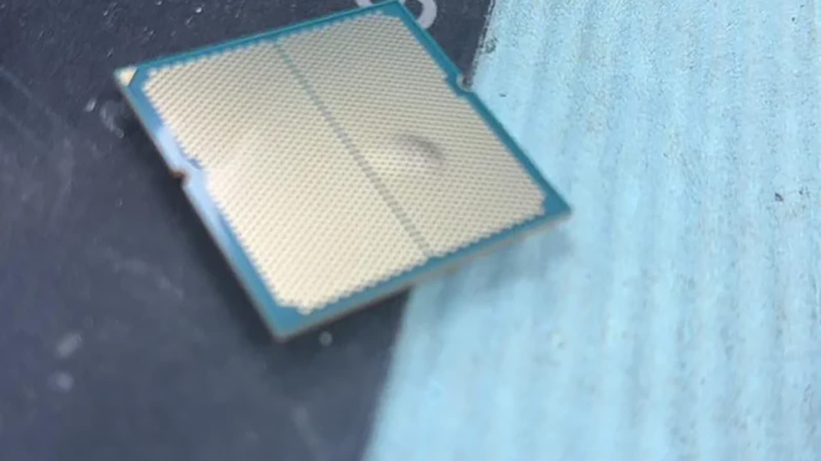 У пользователя «вздулся» процессор Ryzen 9 7950X3D — AMD отказала в гарантии, даже не ознакомившись с CPU
