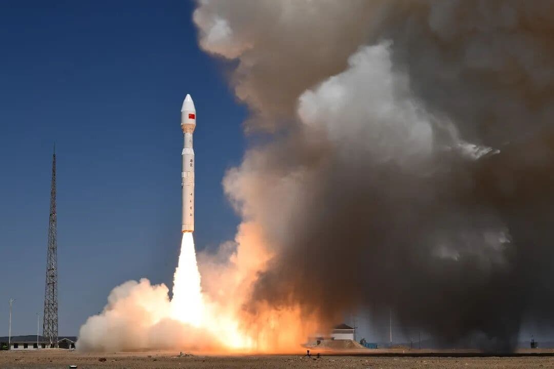 «Одна стрела — восемь звезд»: Китайская ракета Kinetica-1 успешно запустила 8 спутников