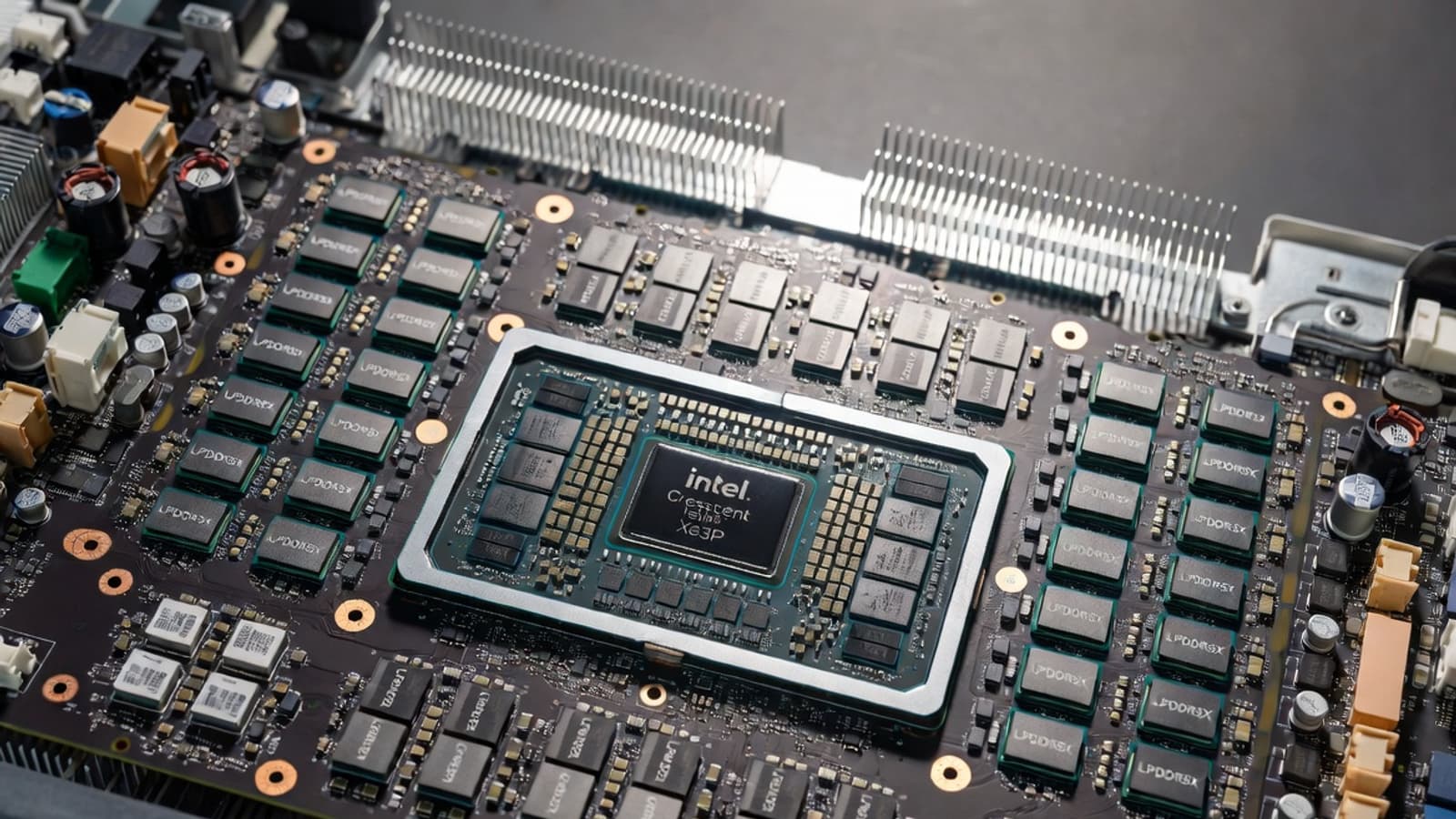 Новейший GPU Intel Crescent Island с памятью LPDDR5 выйдет уже в этом году
