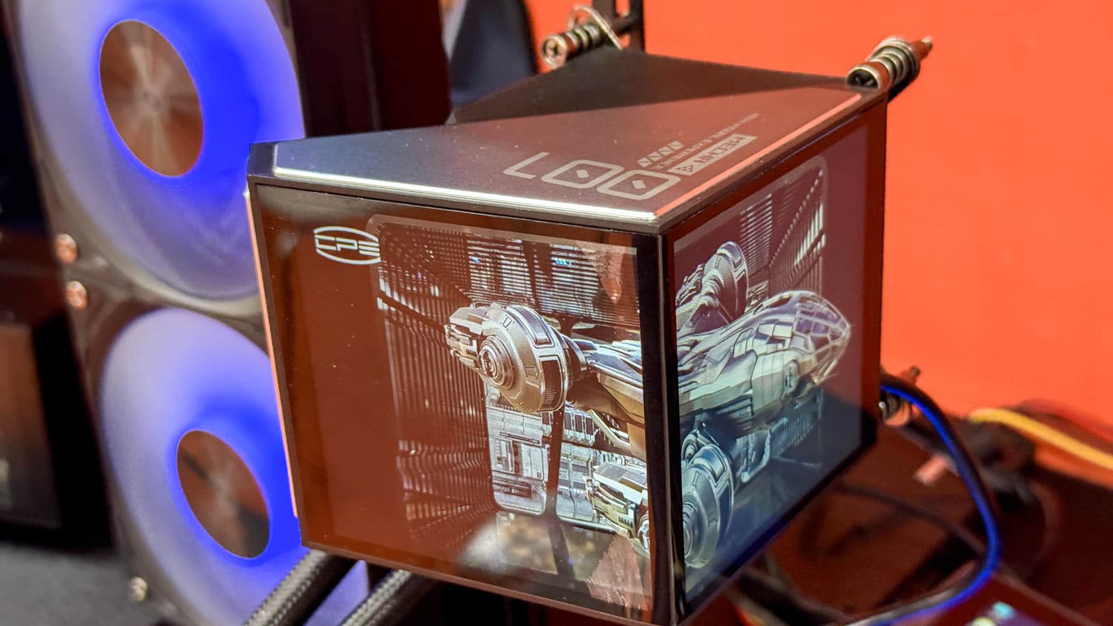 PCCooler на Computex 2026 показала СЖО с двумя 4-дюймовыми экранами, корпус SR700 под 30 вентиляторов и блок питания SU2500 на 2500 Вт