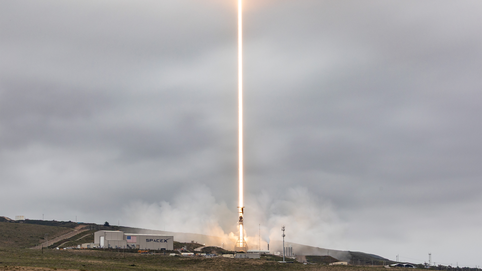 Новейший космический аппарат Илона Маска SpaceX Starfall стартует сегодня, 23 июня. Он состоит из двух половин