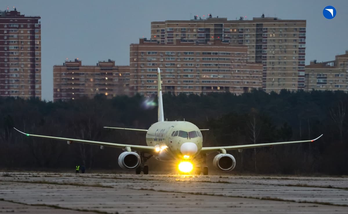 Импортозамещённый авиалайнер SJ-100 планирует получить сертификат в первом квартале 2027 года