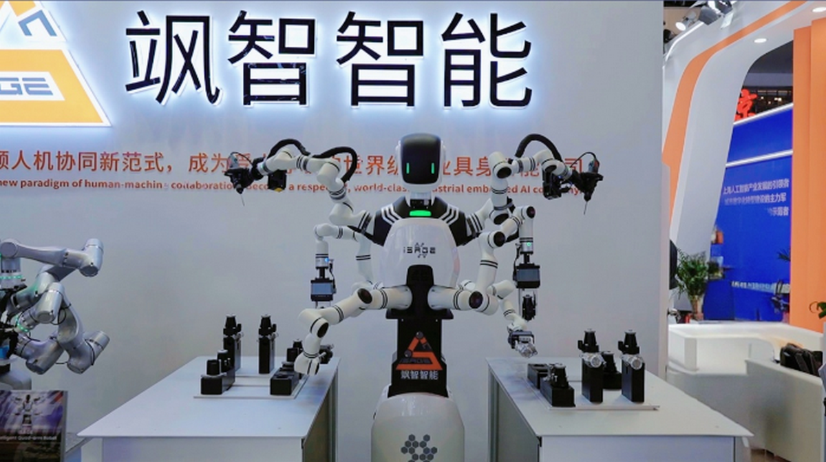Представлен робот Mahakbot с шестью руками