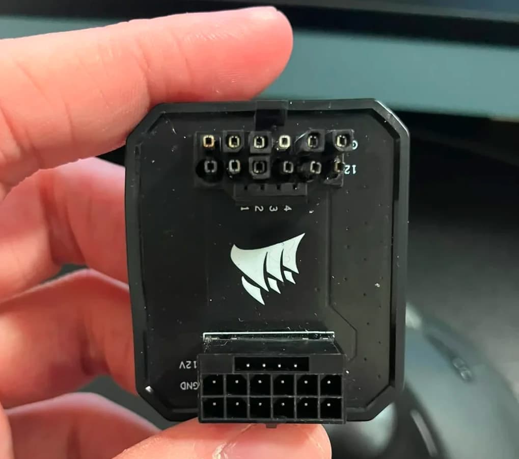 Адаптер питания Corsair GPU Power Bridge, призванный уберечь 16-контактный разъем от оплавления, расплавился сам и повредил GeForce RTX 4090 Founders Edition