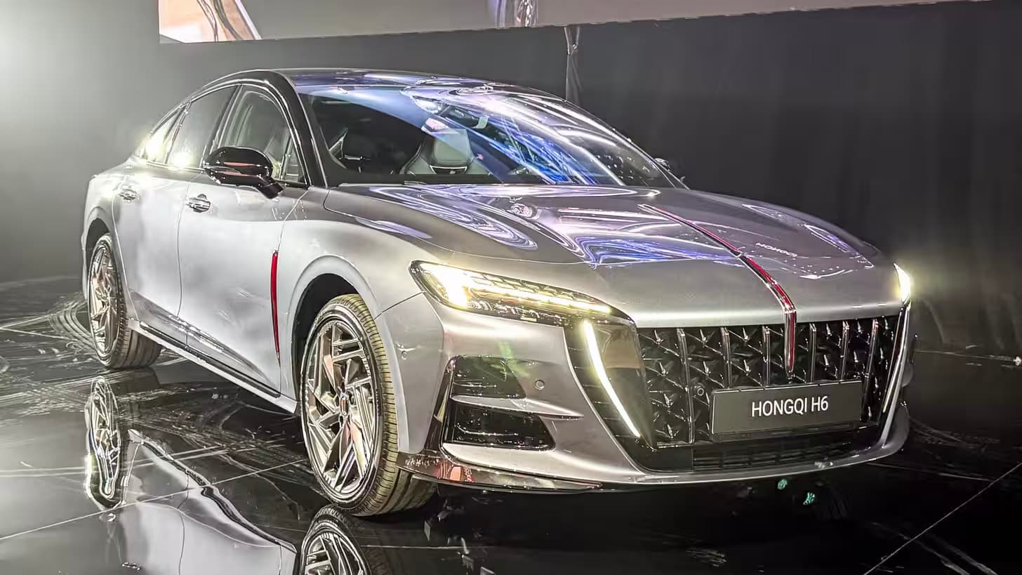 Заменитель Audi A5 Sportback и Mercedes-Benz CLA заметно подешевел в России: большой лифтбэк Hongqi H6 стал доступнее на 230 тыс. рублей