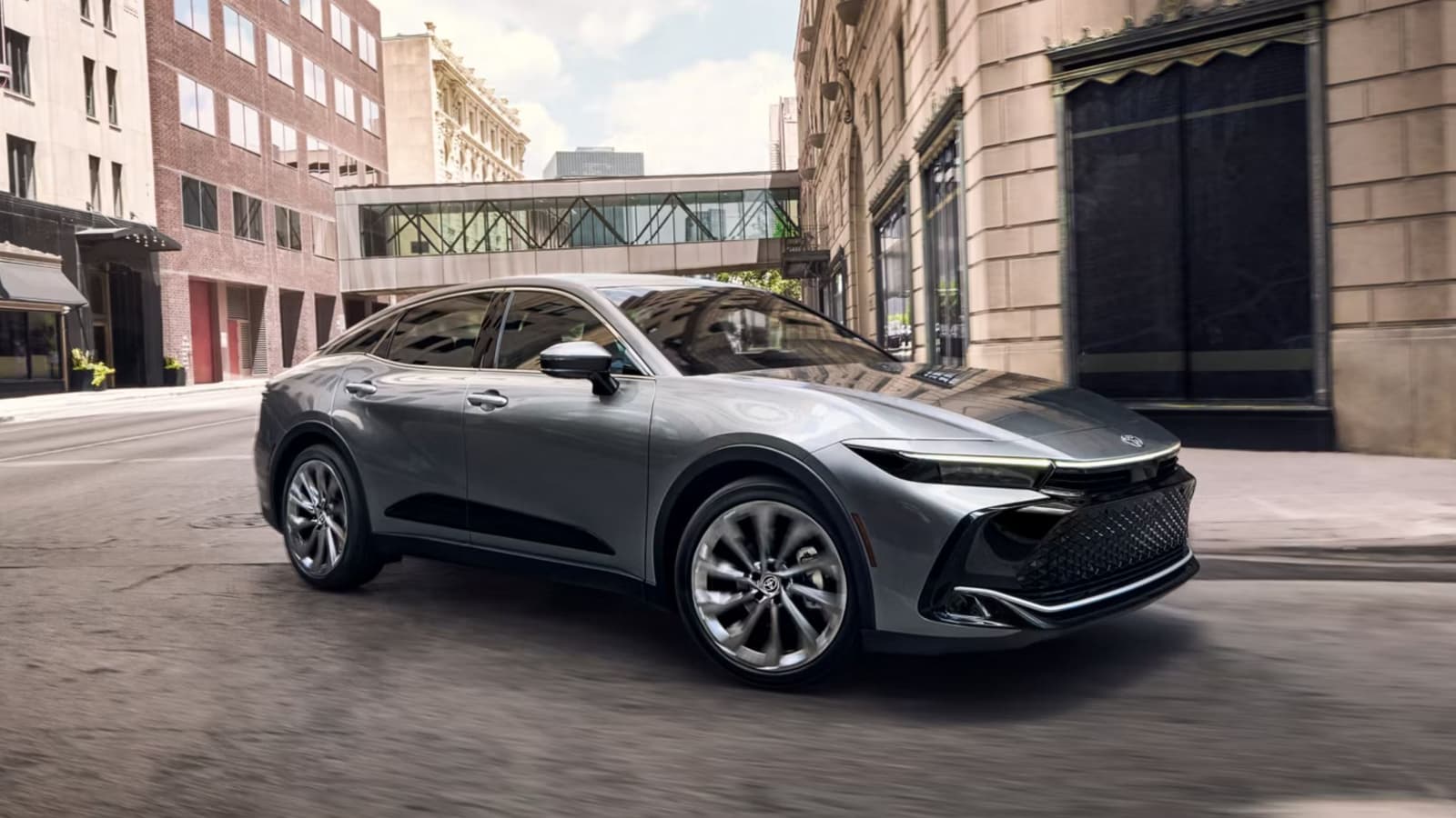 Toyota обновит модели Crown Crossover, Crown Sport и Crown Sedan