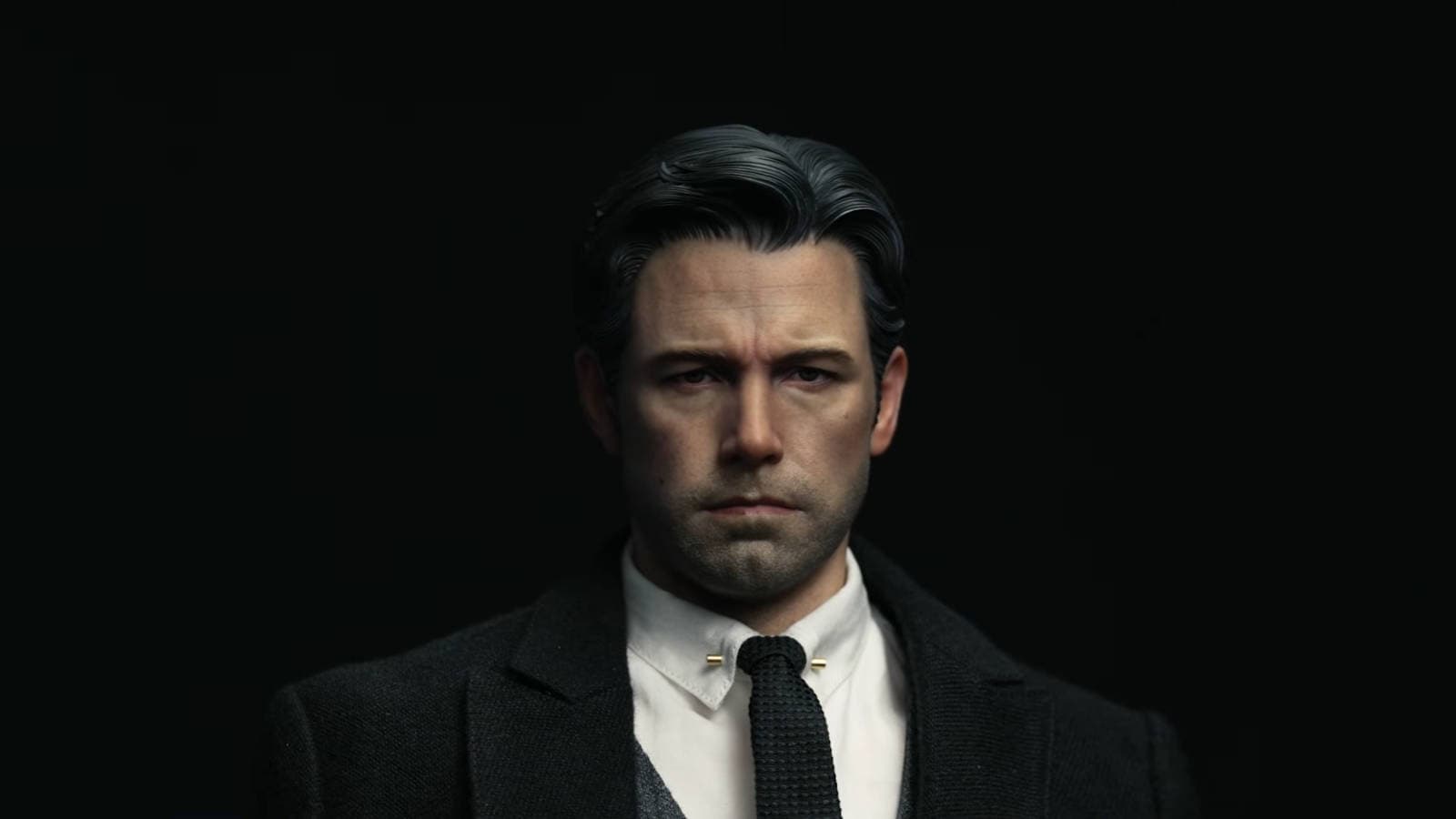 Queen Studios Shows Unboxing and Assembly of Bruce Wayne Statue from the Film “Justice League” Queen Studios Shows Unboxing and Assembly of Bruce Wayne Statue from the Film “Justice League”