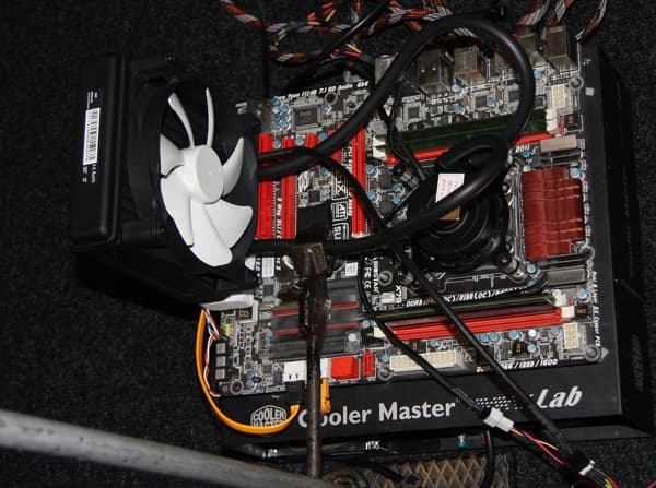 NZXT Kraken X41, стенд