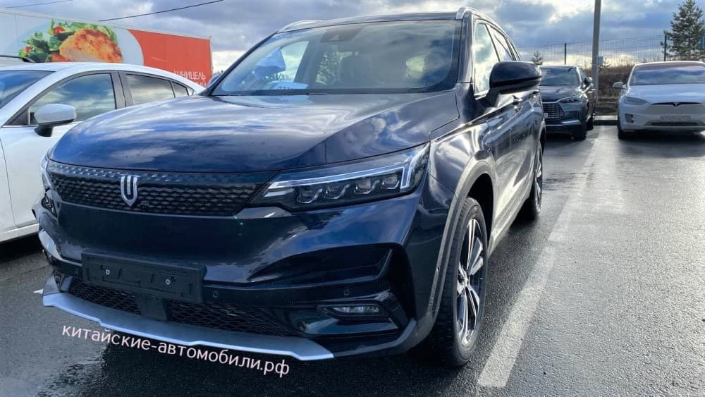 В Россию привезли электромобили Skywell ET5. Цены уже объявлены