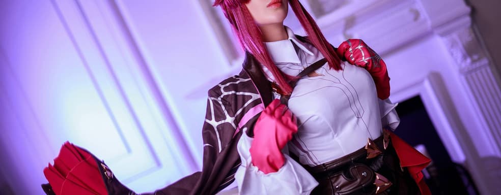 Stellaron Hunter: Cosplayer Recreates Kafka from Honkai: Star Rail