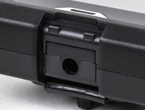 Дизайн телефона Cat B100