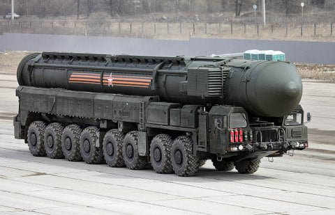 Самоходная пусковая установка (СПУ) 15У175М комплекса РС-24 «Ярс»