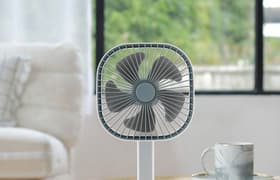 Компактный аккумуляторный вентилятор Kitfort KT-404: