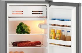 Однокамерный холодильник Midea MR1080S на 93 л: