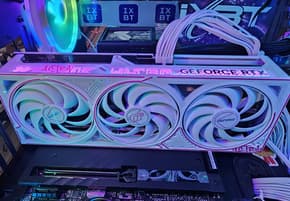 Видеокарта Colorful iGame GeForce RTX 5070 Ultra W OC (12 ГБ):