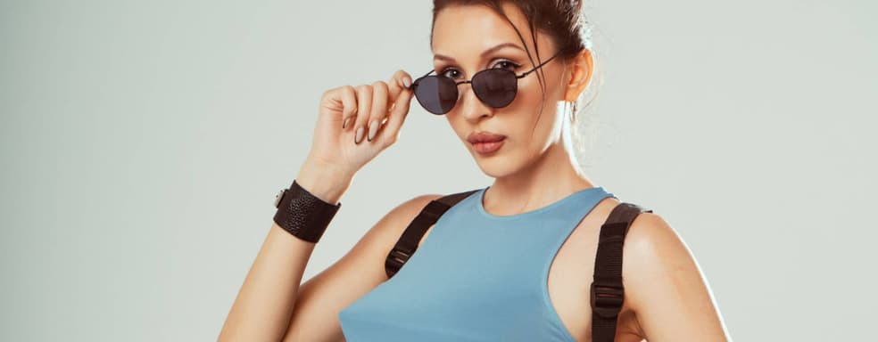 Все по канону: косплеерша превратилась в классическую Лару Крофт из игры Tomb Raider
