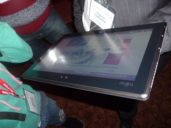 поддерживает 3G или 4G, WLAN, Bluetooth 4.0