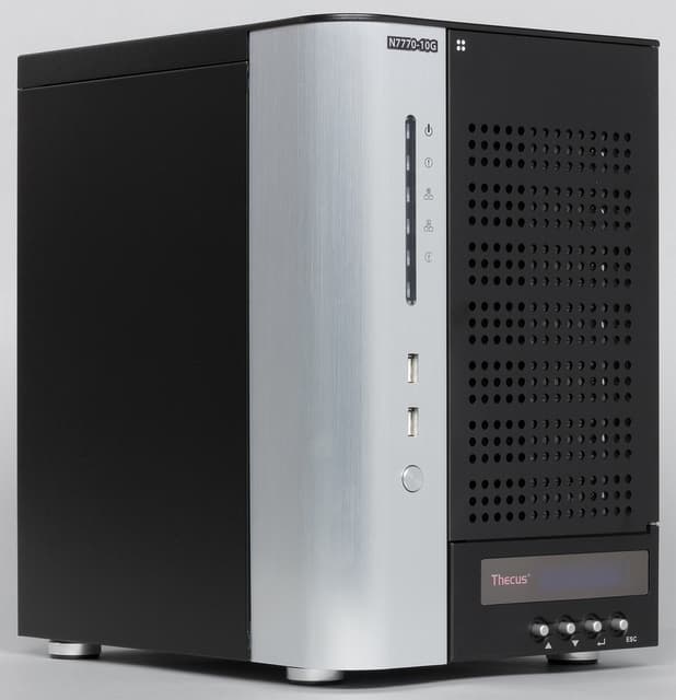 Внешний вид сетевого накопителя Thecus N7770-10G Внешний вид сетевого накопителя Thecus N7770-10G