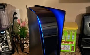 Игроки раскрашивают панели PS5 и контроллеры