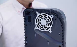 Некоторые PlayStation 5 шумят из-за отклеившейся наклейки