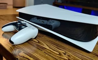 Владельцы PlayStation 5 предлагают платные фотоссесии с консолью. Ярмарка тщеславия