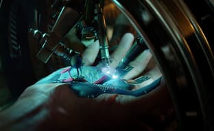 Мертвые тела перестали застревать в автомобилях — Cyberpunk 2077 получила патч 1.23