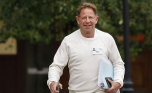 Бобби Котик все еще глава Activision потому что в совете директоров его «старые приятели» и «в основном мужчины», по информации СМИ