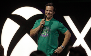 Xbox Head Asked Fans Not to Reduce Games to a War Between Platforms