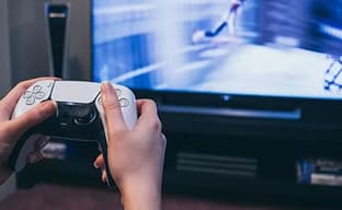 Sony остается второй по прибыльности, но Microsoft дышит в спину. Newzoo опубликовала топ-10 игровых компаний по доходам