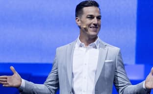 Главе Electronic Arts сократили зарплату на 20 миллионов долларов, несмотря на успехи FIFA и Apex Legends