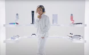 Xbox Series X появится в белом цвете? Logitech показала консоль в рекламном ролике