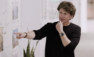 Bethesda подарила сотрудникам древние свитки. Плодовитый Тодд Говард доставил проблем