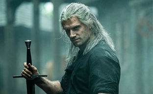 Генри Кавилл предпочитает сидеть дома и зависать в видеоиграх, а не выходить на улицу