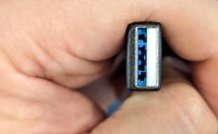 PS5 «плавит» USB-устройства. Игроки турнира EVO продемонстрировали повреждения