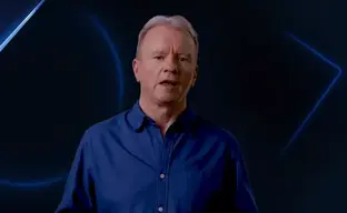 [Видео] PlayStation потеряла голову