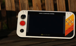 Анонсировали портативное устройство Atari Gamestation Portable с несколькими контроллерами