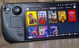 Владелец Steam Deck устал от комфортного управления и подключил два iPod для хардкорной игры