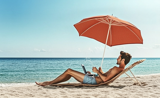 Бывший руководитель PlayStation посоветовал уволенным разработчикам сгонять отдохнуть на море и найти жилье подешевле