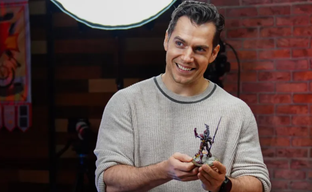 «Вы же не хотите обидеть Генри Кавилла?»: авторы Space Marine 2 пригрозили токсичным геймерам