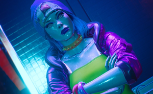Cyberpunk 2077 получит коллаб с Fortnite. CD Projekt RED показала первый тизер с V