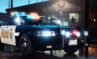 Полиция поймала водителя-геймера, игравшего на скорости более 170 километров в час