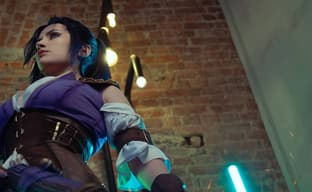 Наследница клана Кирамман: модель показала косплей Кейтлин из «Аркейна» и League of Legends