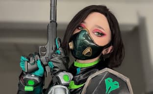 Токсичный союзник: модель показала косплей агента Viper из шутера Valorant