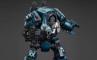 Пополнение для Альфа-Легиона: JoyToy показала фигурки Альфария и «Контемптора» из Warhammer 40,000