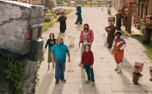 Показали новый отрывок из фильма Minecraft с прогулкой по деревне